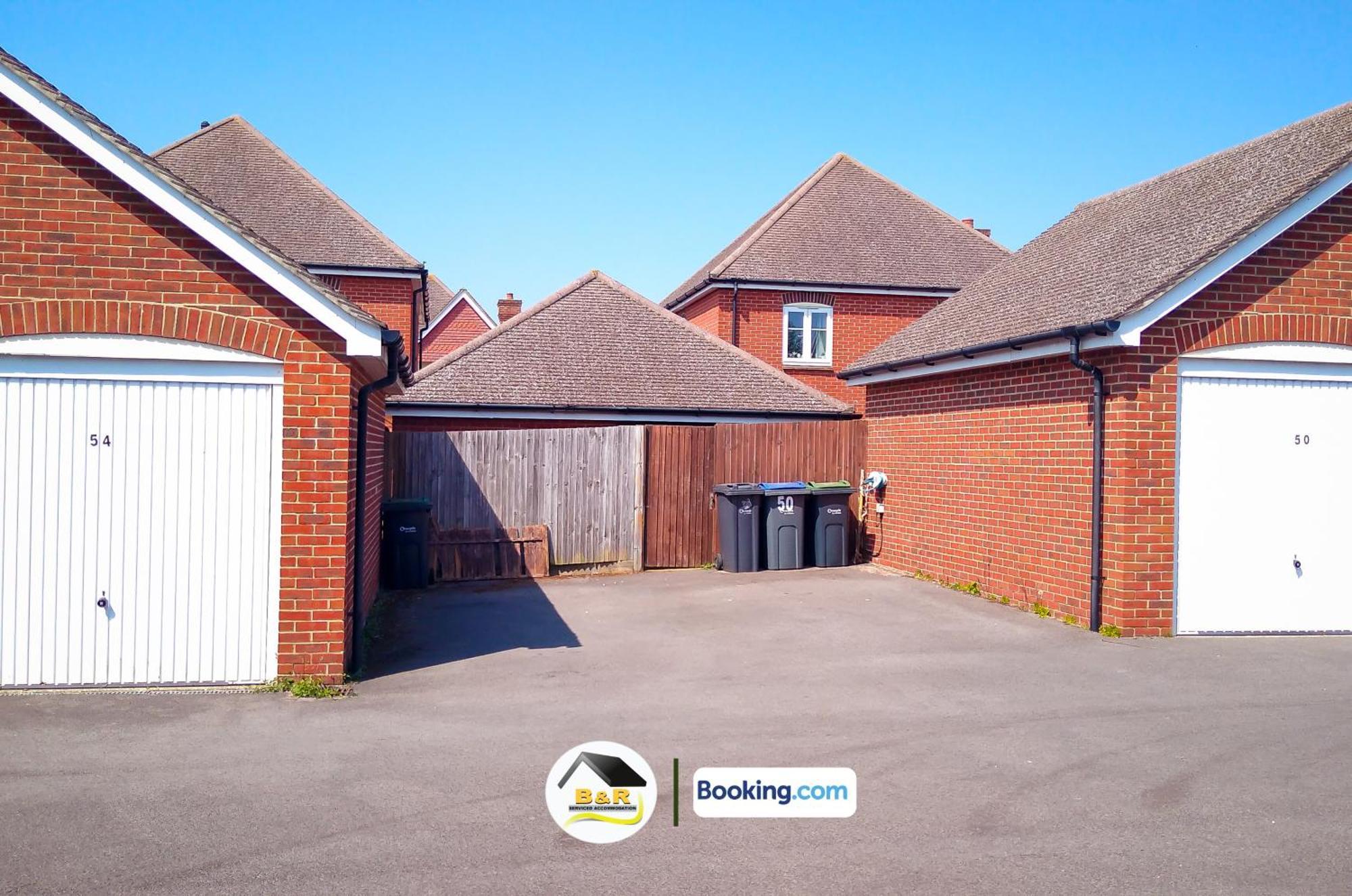 3 Bedroom House By B And R Serviced Accommodation Amesbury With Super Fast Wi-Fi 145Mbps Luaran gambar