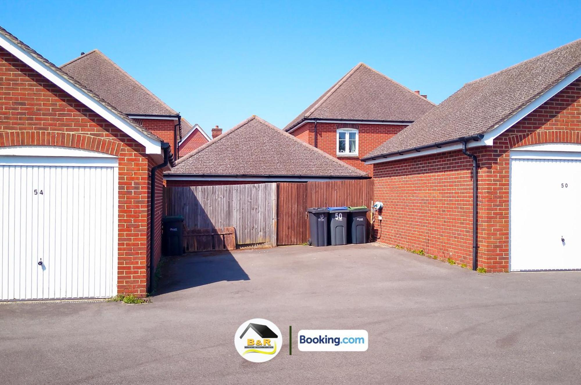 3 Bedroom House By B And R Serviced Accommodation Amesbury With Super Fast Wi-Fi 145Mbps Luaran gambar