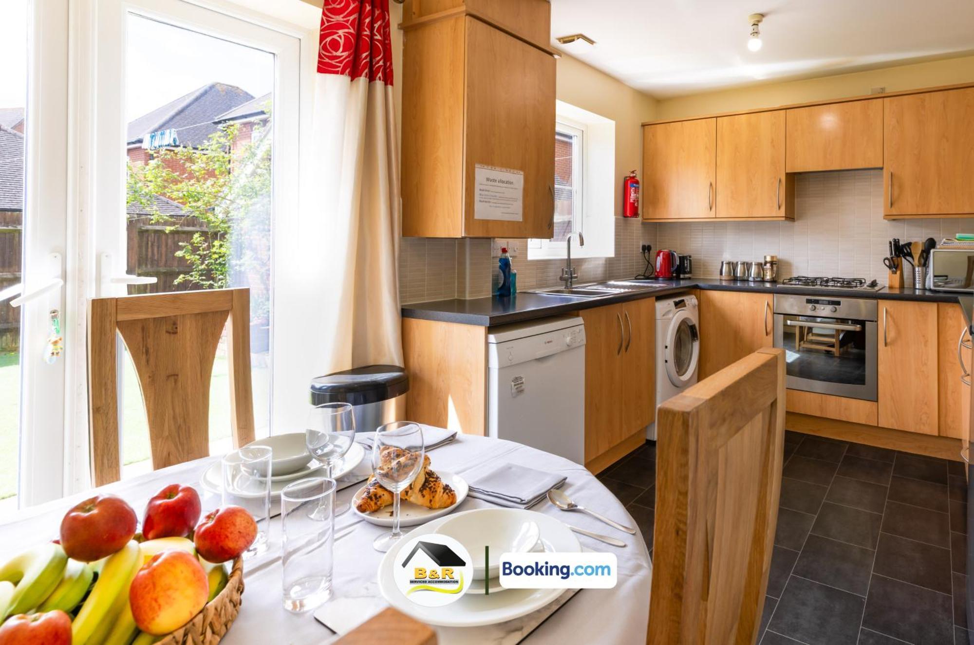3 Bedroom House By B And R Serviced Accommodation Amesbury With Super Fast Wi-Fi 145Mbps Luaran gambar