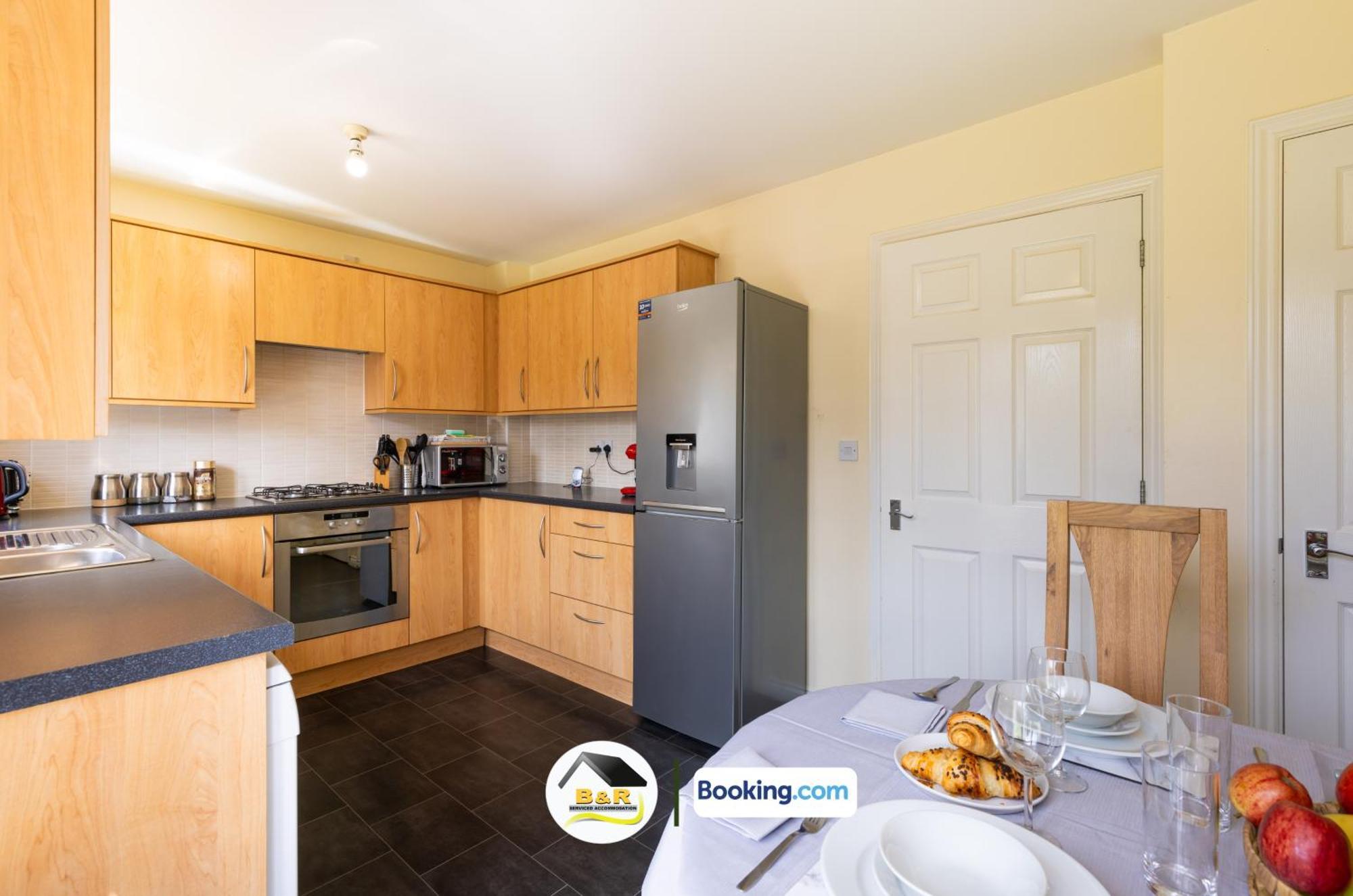 3 Bedroom House By B And R Serviced Accommodation Amesbury With Super Fast Wi-Fi 145Mbps Luaran gambar